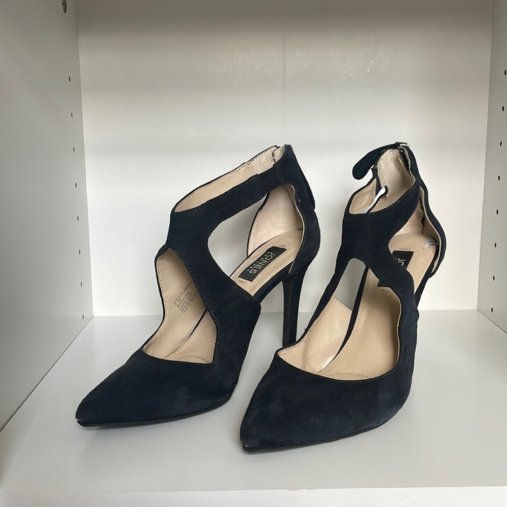 Jones New York, navy suede pumps